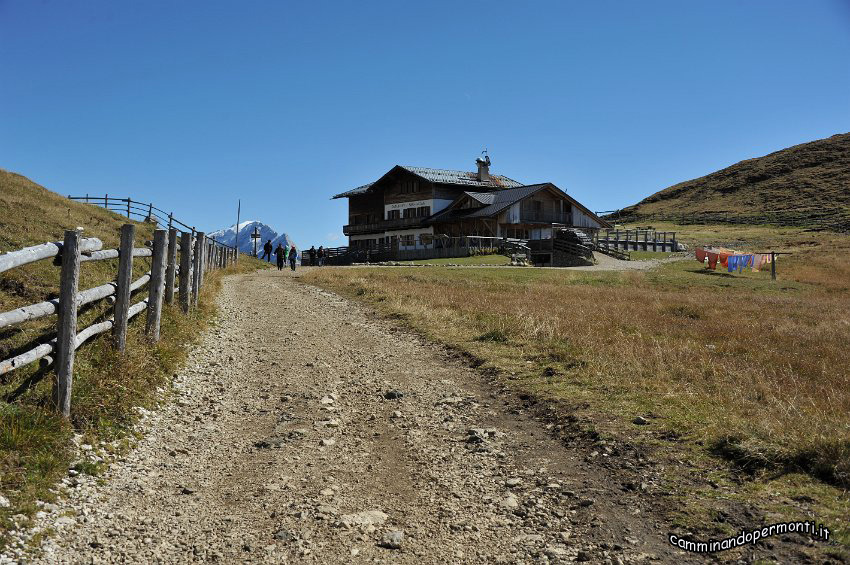 110  Rifugio Sasso Piatto.JPG